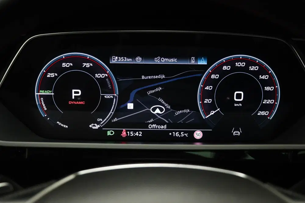 Audi Q8 e-tron 55 quattro Dakar Edition 115 kWh uit 2025, foto 8