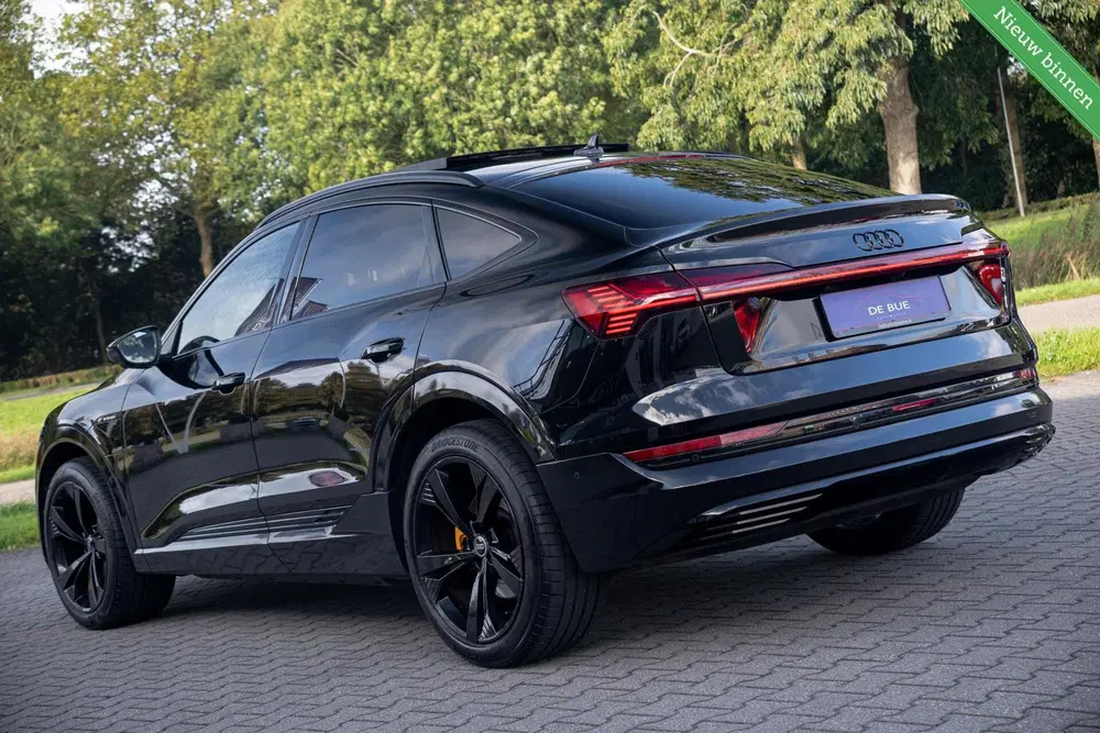 Audi e-tron 55 Quattro S-Line Edition 95 kWh uit 2020, foto 2