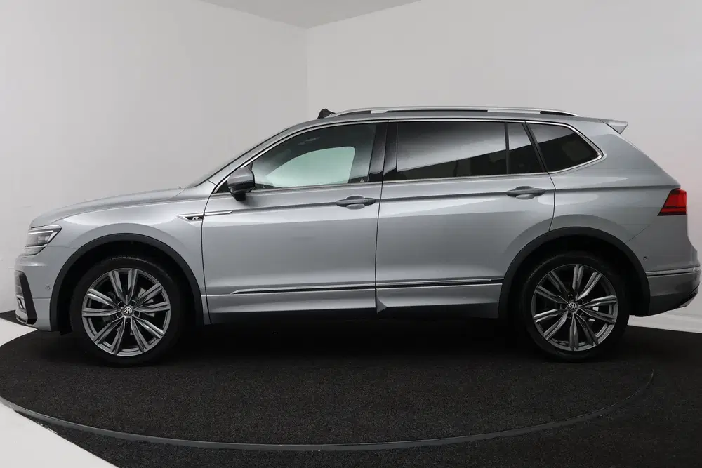 Volkswagen Tiguan Allspace 1.5 TSI Highline Business R-Line uit 2019, foto 2