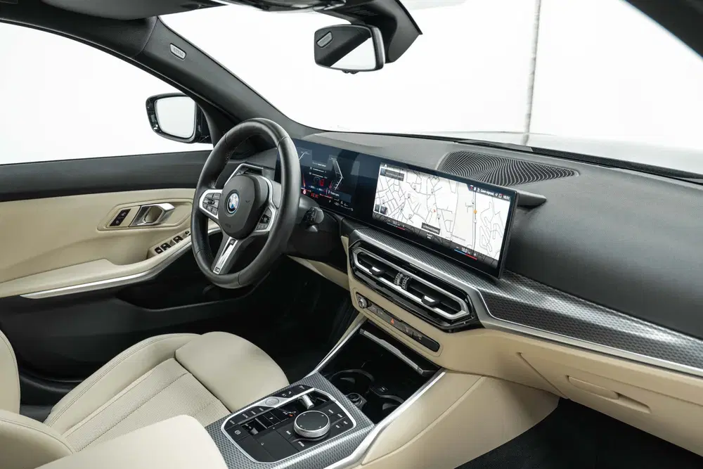 BMW 3-serie 330e M Sport Automaat uit 2024, foto 10