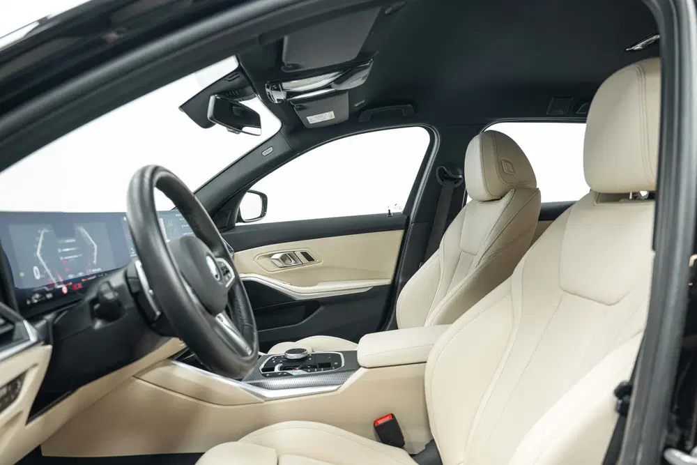 BMW 3-serie 330e M Sport Automaat uit 2024, foto 12
