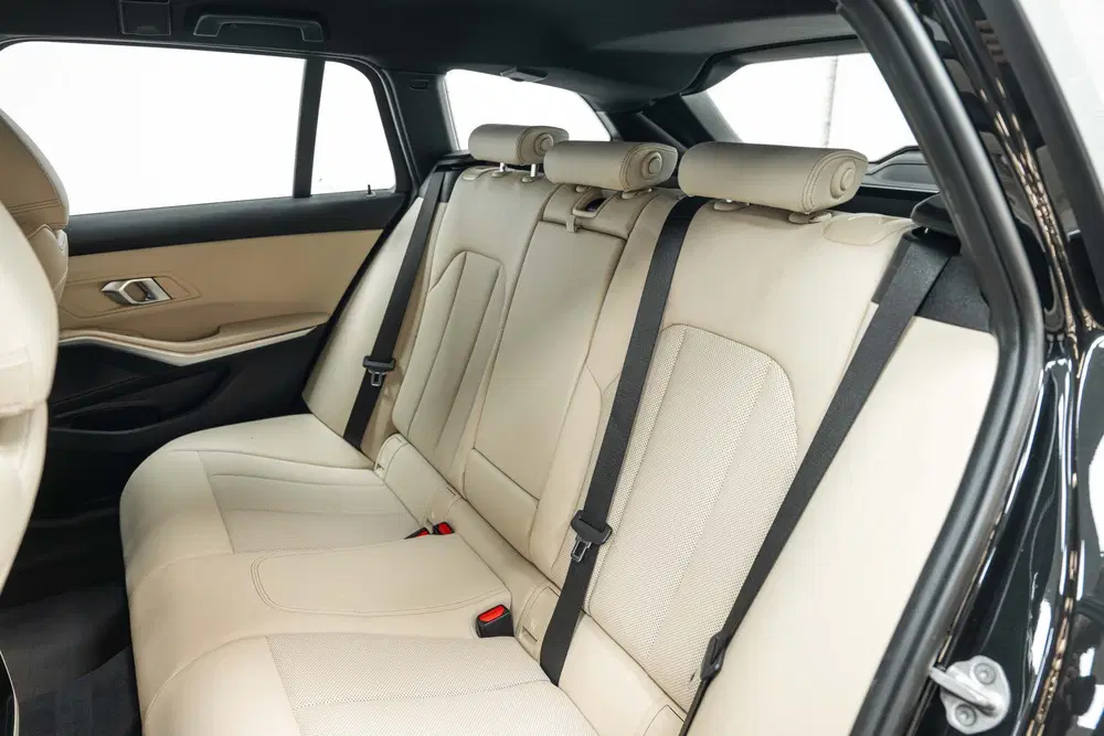 BMW 3-serie 330e M Sport Automaat uit 2024, foto 14