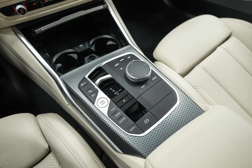 BMW 3-serie 330e M Sport Automaat uit 2024, foto 15