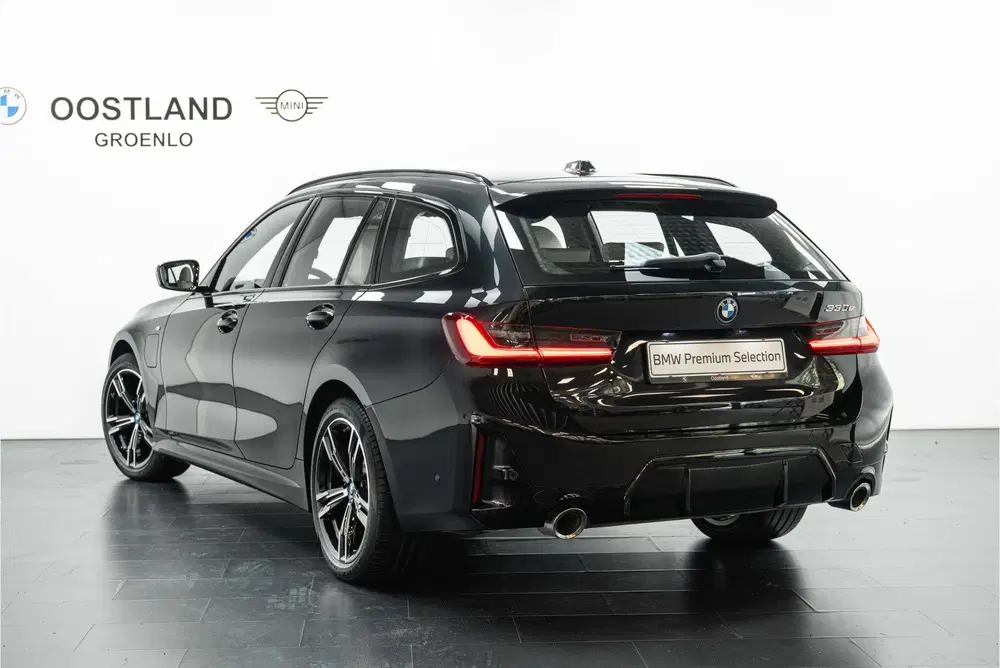 BMW 3-serie 330e M Sport Automaat uit 2024, foto 2