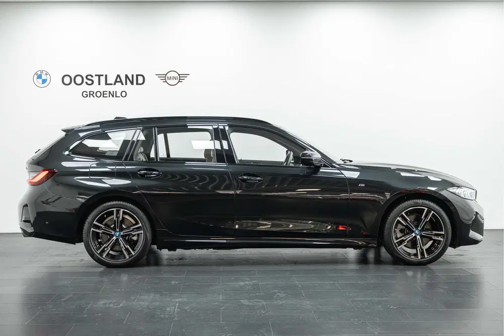 BMW 3-serie 330e M Sport Automaat uit 2024, foto 7