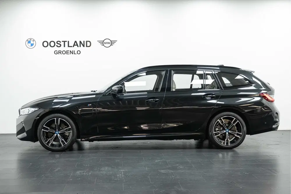 BMW 3-serie 330e M Sport Automaat uit 2024, foto 8