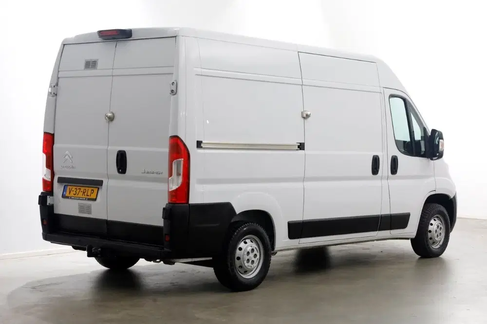 Citroën Jumper 2.2 BlueHDi 165pk L2H2 Airco uit 2022, foto 2