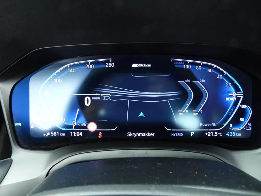 BMW 3-serie Sedan 330e uit 2019, foto 12