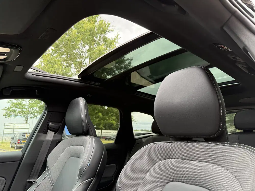 Volvo XC60 2.0 T6 Plug-in hybrid AWD Plus Black Editi uit 2024, foto 11