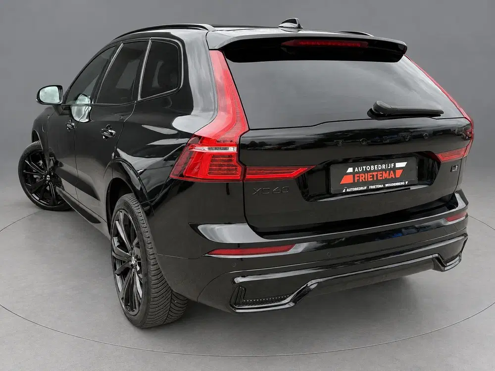 Volvo XC60 2.0 T6 Plug-in hybrid AWD Plus Black Editi uit 2024, foto 3
