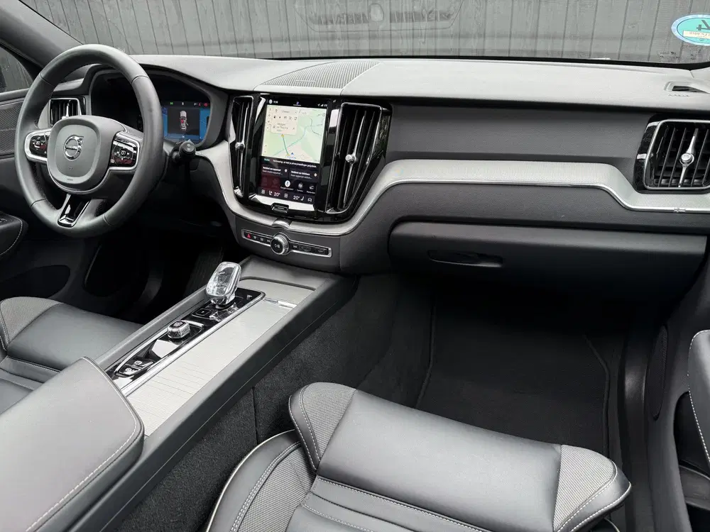 Volvo XC60 2.0 T6 Plug-in hybrid AWD Plus Black Editi uit 2024, foto 6