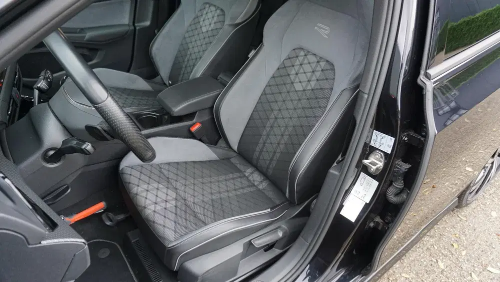 Volkswagen Golf 1.5 eTSI 150pk 3x R-Line Pano.Dak Harman uit 2023, foto 8