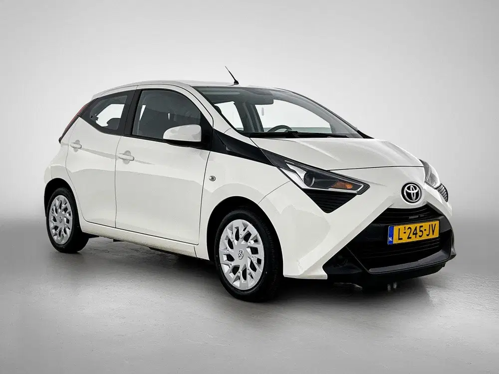 Toyota Aygo 1.0 VVT-i x-play 1e Eigenaar uit 2021, foto 3