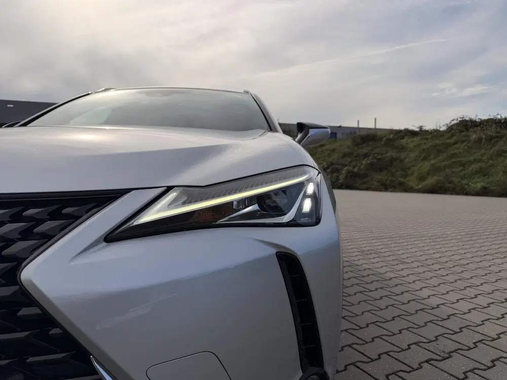 Lexus UX 250h AWD Executive Line uit 2020, foto 11