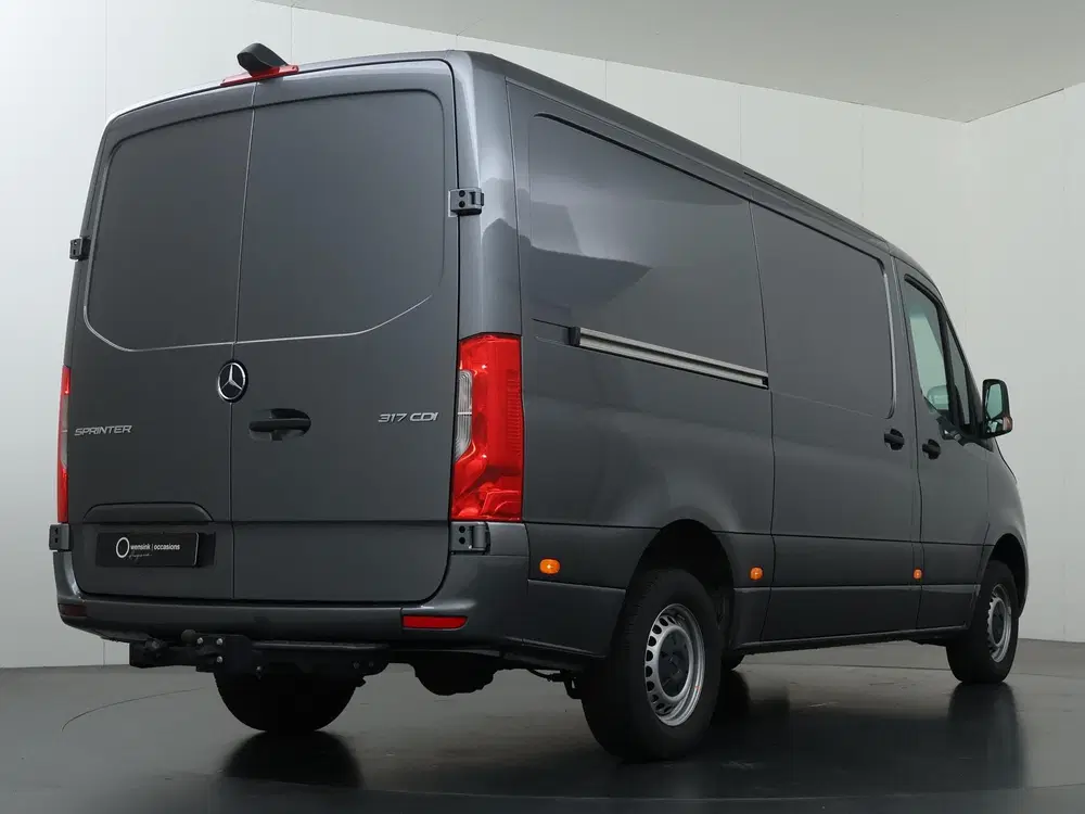Mercedes-Benz Sprinter 317 CDI uit 2024, foto 2