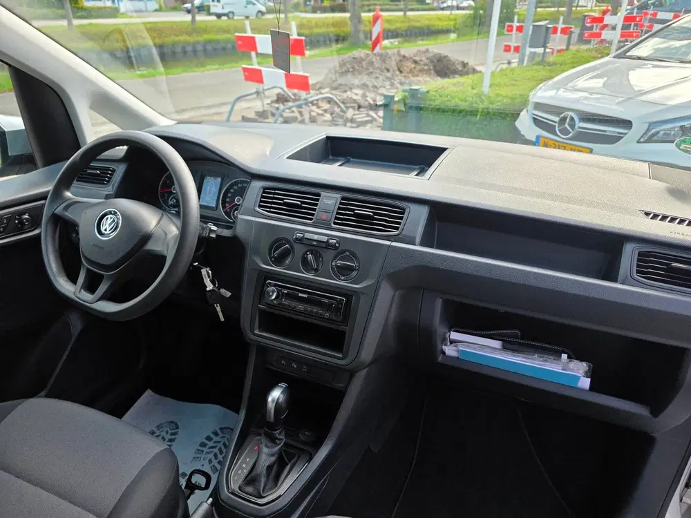 Volkswagen Caddy 1.4 TSI Automaat C-Edition uit 2020, foto 3