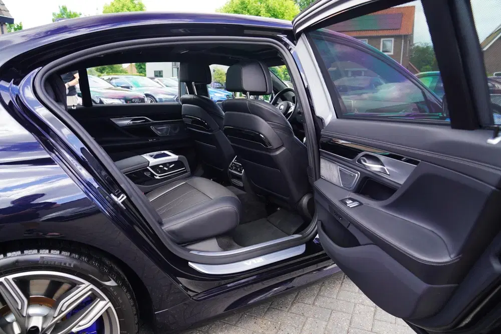 BMW 7-serie M760Li xDrive High Executive uit 2020, foto 6