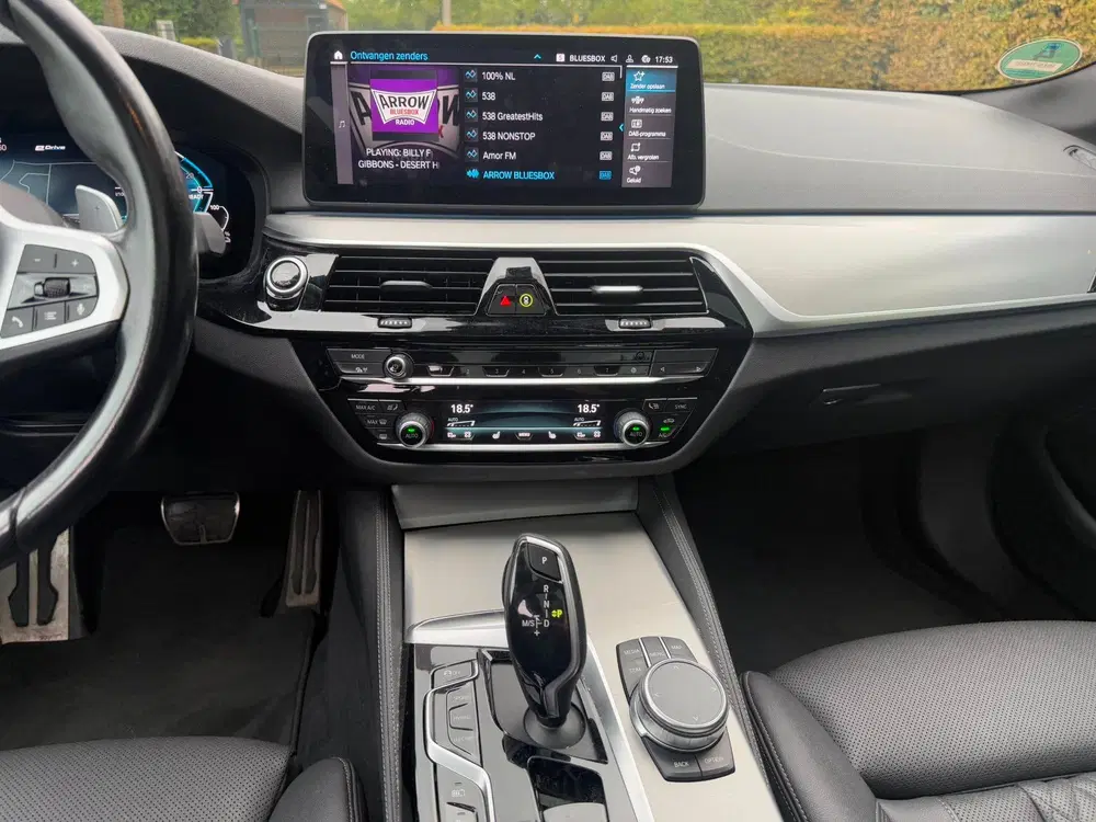 BMW 5-serie M Sport uit 2023, foto 15