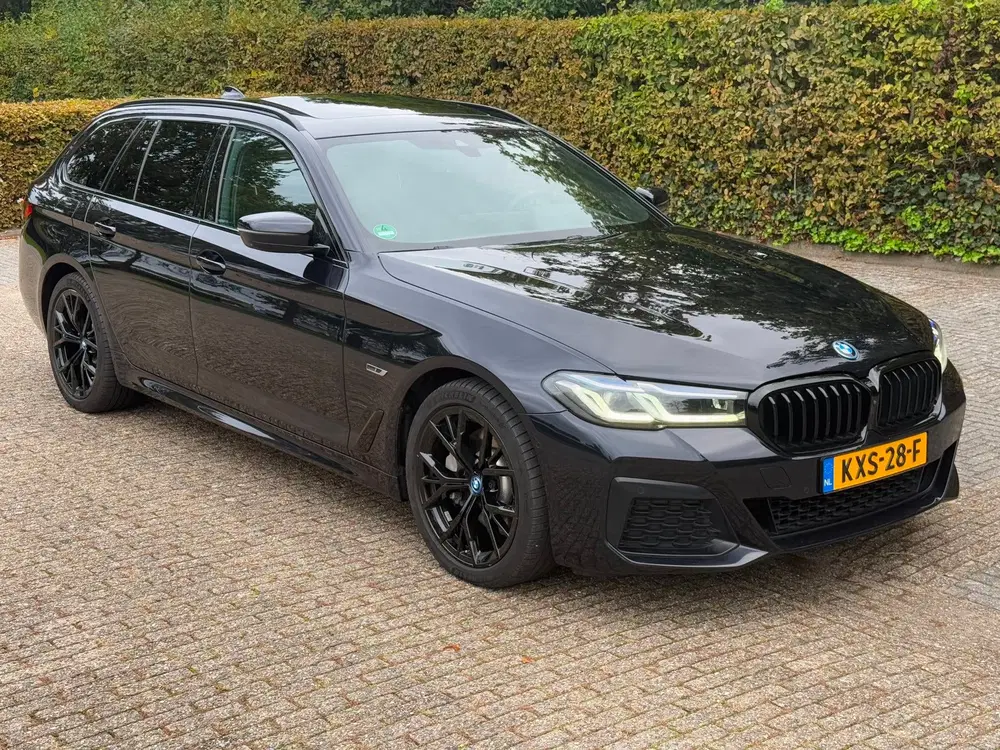 BMW 5-serie M Sport uit 2023, foto 4