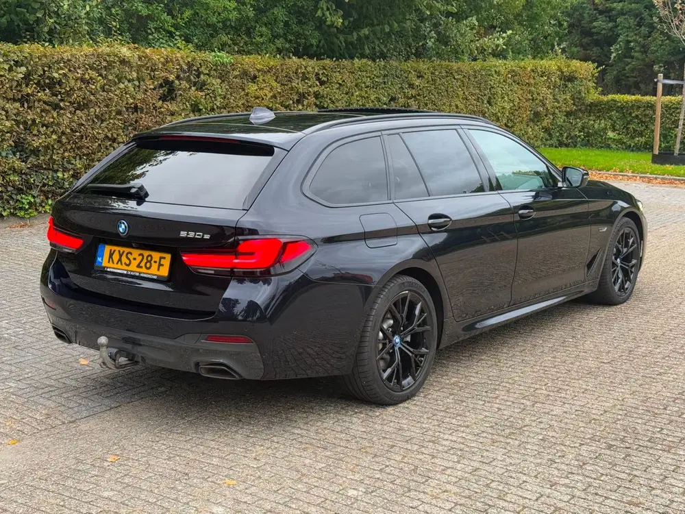 BMW 5-serie M Sport uit 2023, foto 6