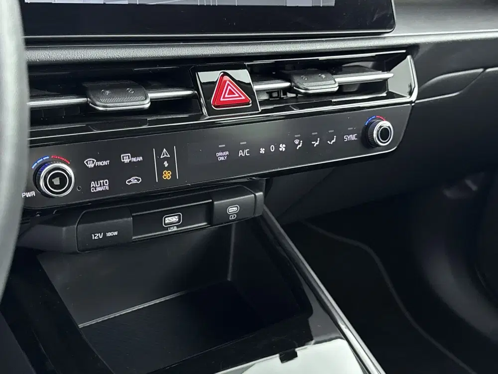 Kia Niro 1.6 GDi Hybrid DynamicLine uit 2024, foto 15
