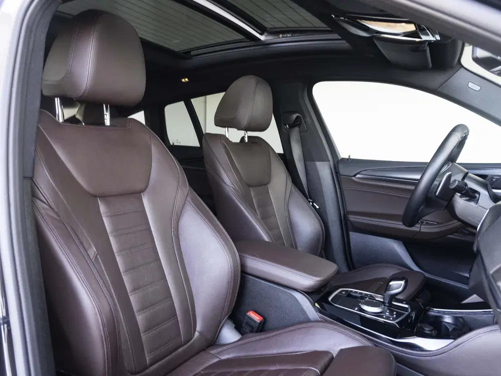 BMW X4 xDrive20i uit 2022, foto 4