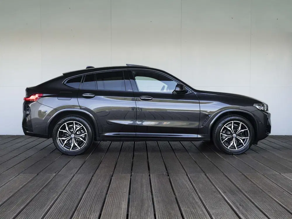 BMW X4 xDrive20i uit 2022, foto 7