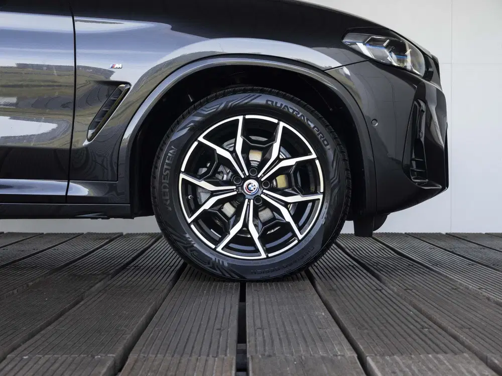 BMW X4 xDrive20i uit 2022, foto 9