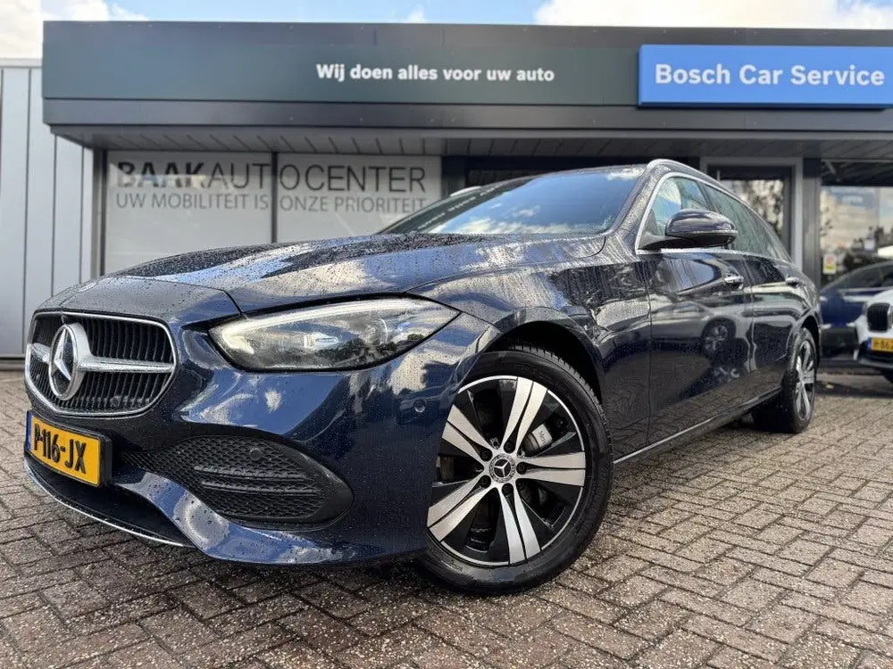Mercedes-Benz C-Klasse 300 e Luxury Line uit 2022, foto 2