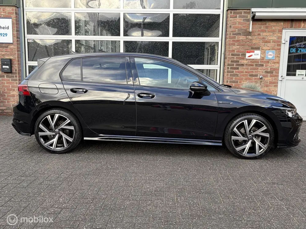 Volkswagen Golf 1.5 eTSI R-Line Business uit 2023, foto 5