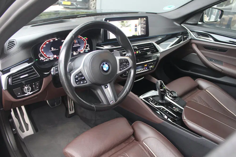 BMW 5-serie 545e xDrive M-Sport uit 2021, foto 5
