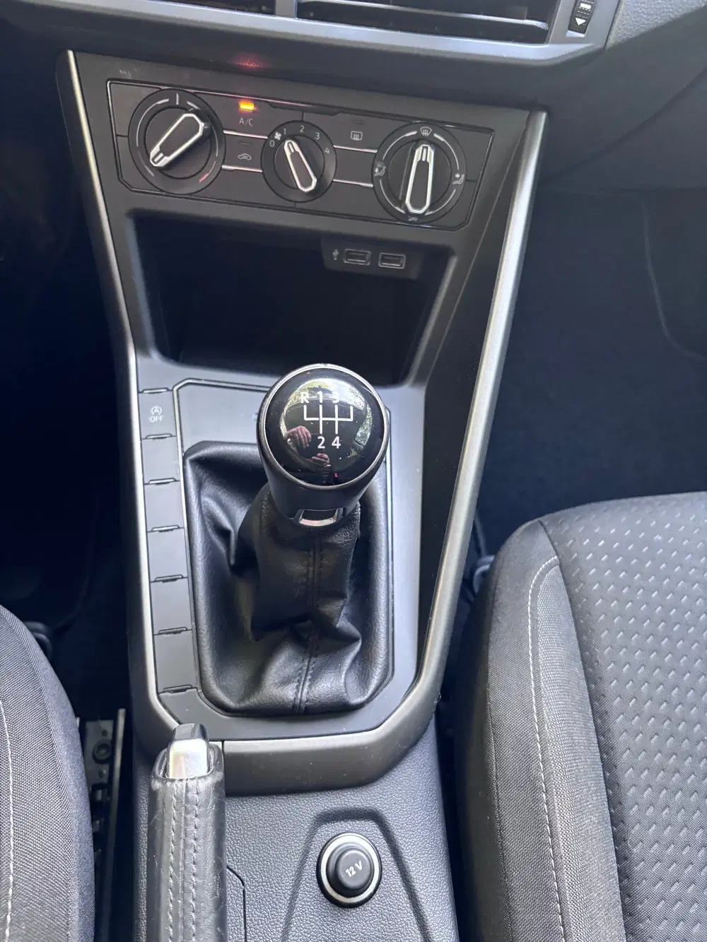 Volkswagen Polo 1.0i Comfortline 5-drs Navi uit 2020, foto 14