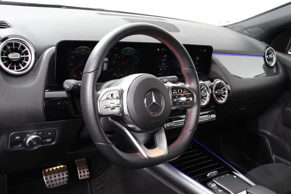 Mercedes-Benz GLA 200 Automaat AMG Line Navigatie Cli uit 2021, foto 2