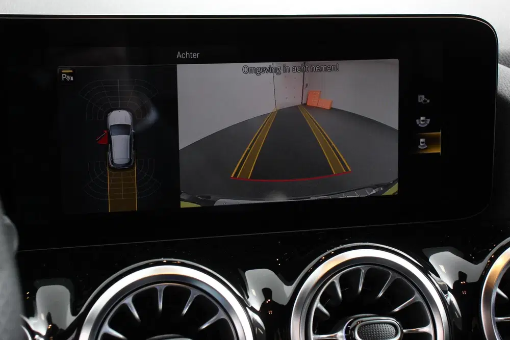 Mercedes-Benz GLA 200 Automaat AMG Line Navigatie Cli uit 2021, foto 3