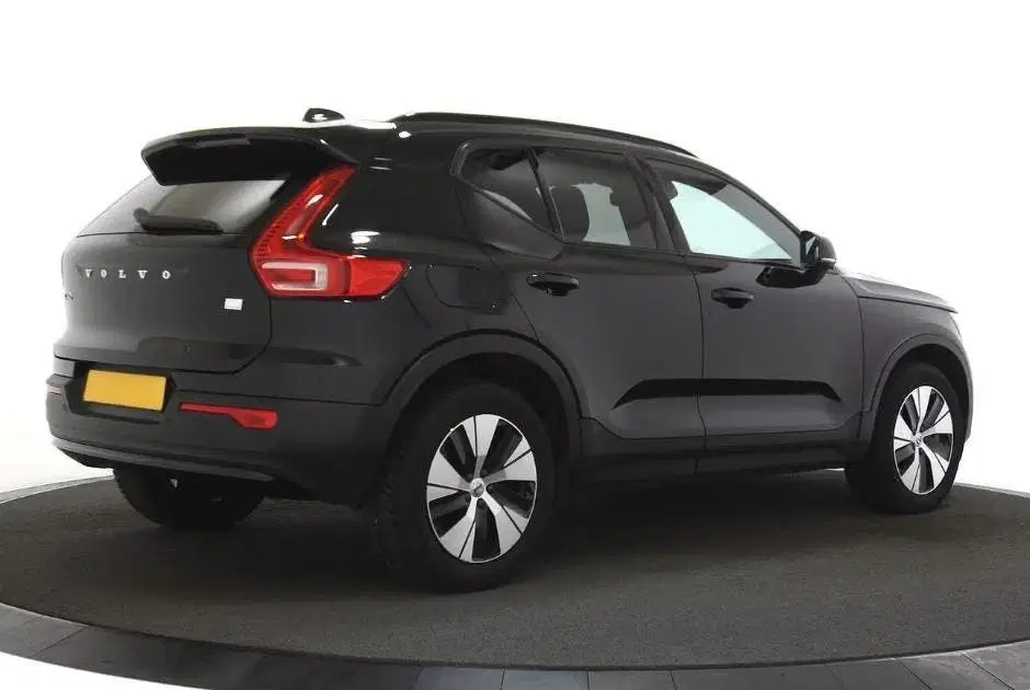Volvo XC40 1.5 T4 Plug-in Hybrid Plus Dark uit 2023, foto 2