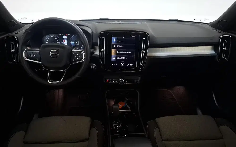 Volvo XC40 1.5 T4 Plug-in Hybrid Plus Dark uit 2023, foto 5