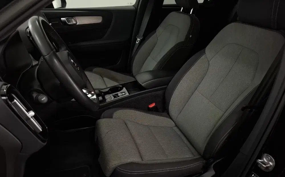 Volvo XC40 1.5 T4 Plug-in Hybrid Plus Dark uit 2023, foto 6