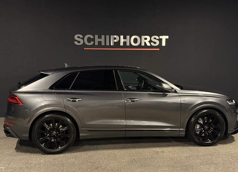Audi Q8 55 TFSIe S-LINE volleer Luchtvering trekha uit 2023, foto 4