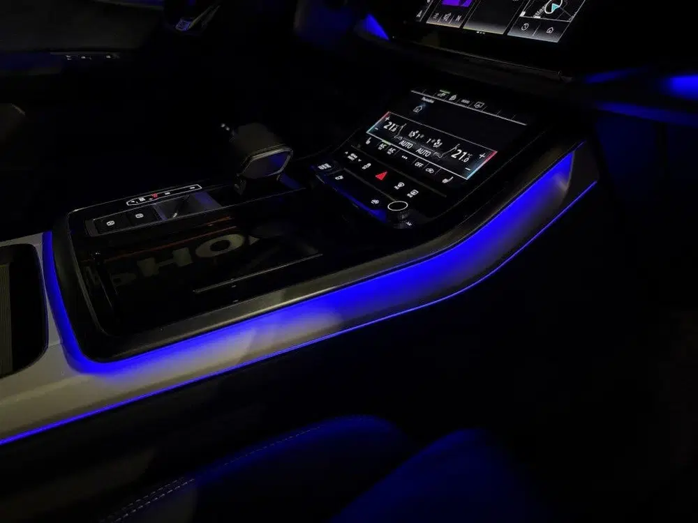 Audi Q8 55 TFSIe S-LINE volleer Luchtvering trekha uit 2023, foto 5