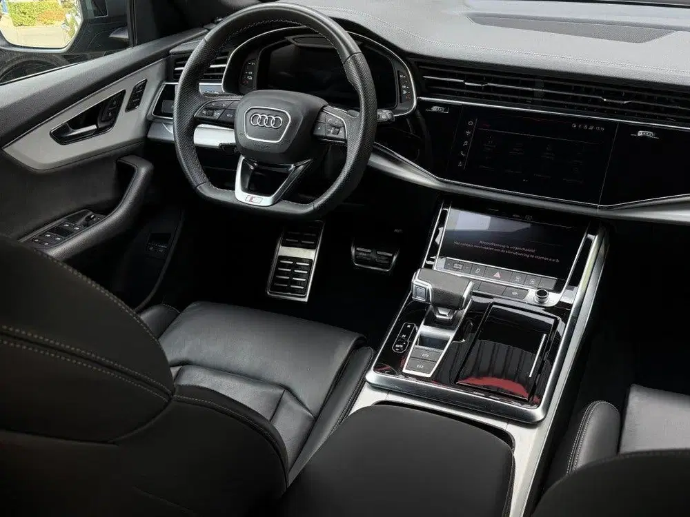 Audi Q8 55 TFSIe S-LINE volleer Luchtvering trekha uit 2023, foto 6