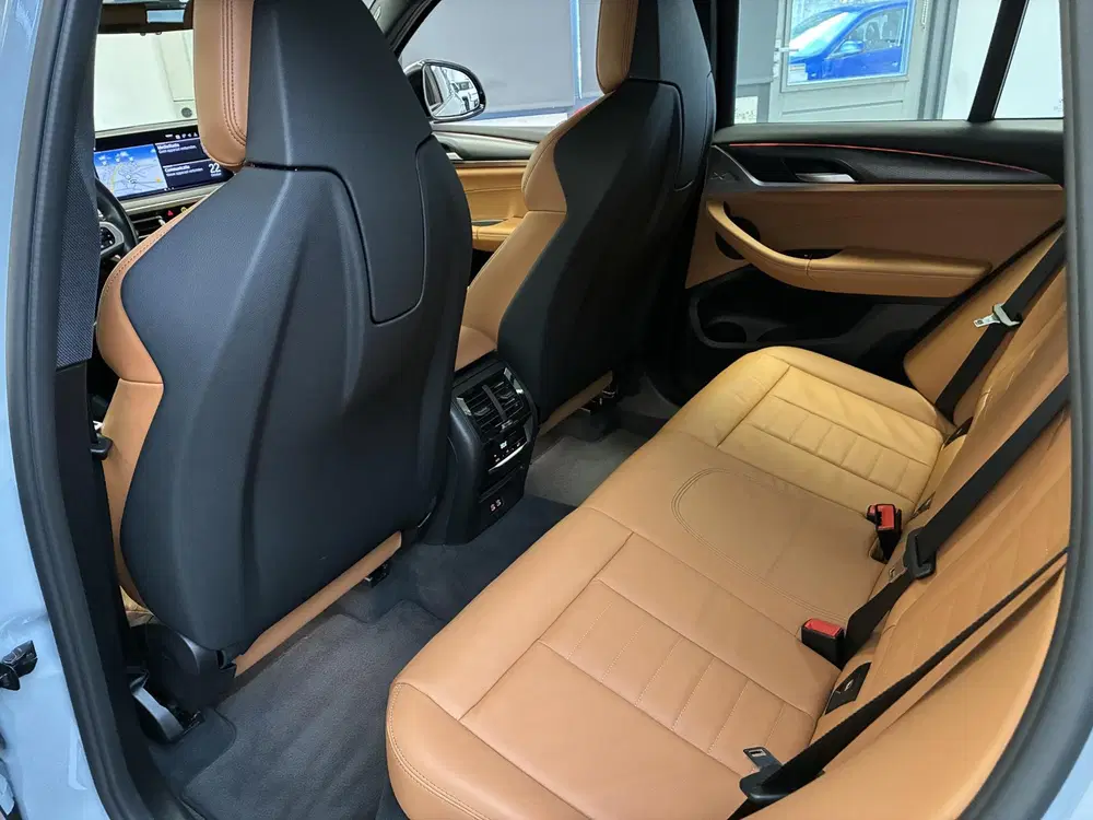 BMW X3 xDrive30e Business Edition Plus uit 2022, foto 14