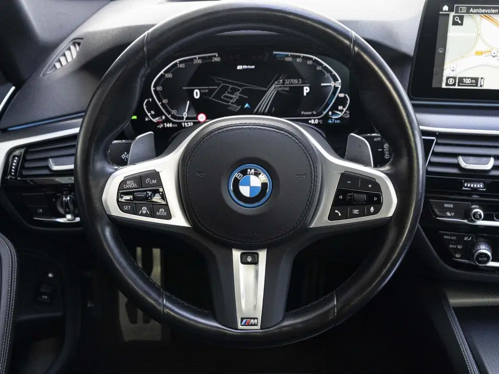 BMW 5-serie 530e Touring uit 2023, foto 10