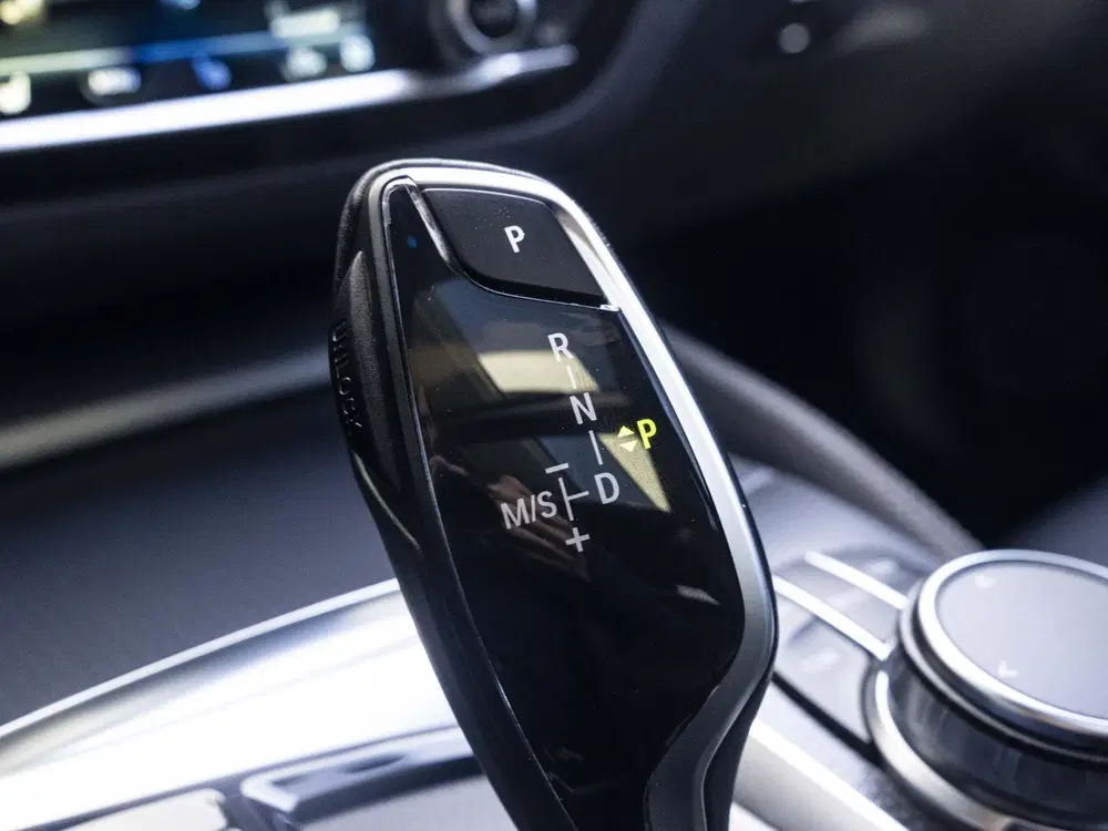 BMW 5-serie 530e Touring uit 2023, foto 14