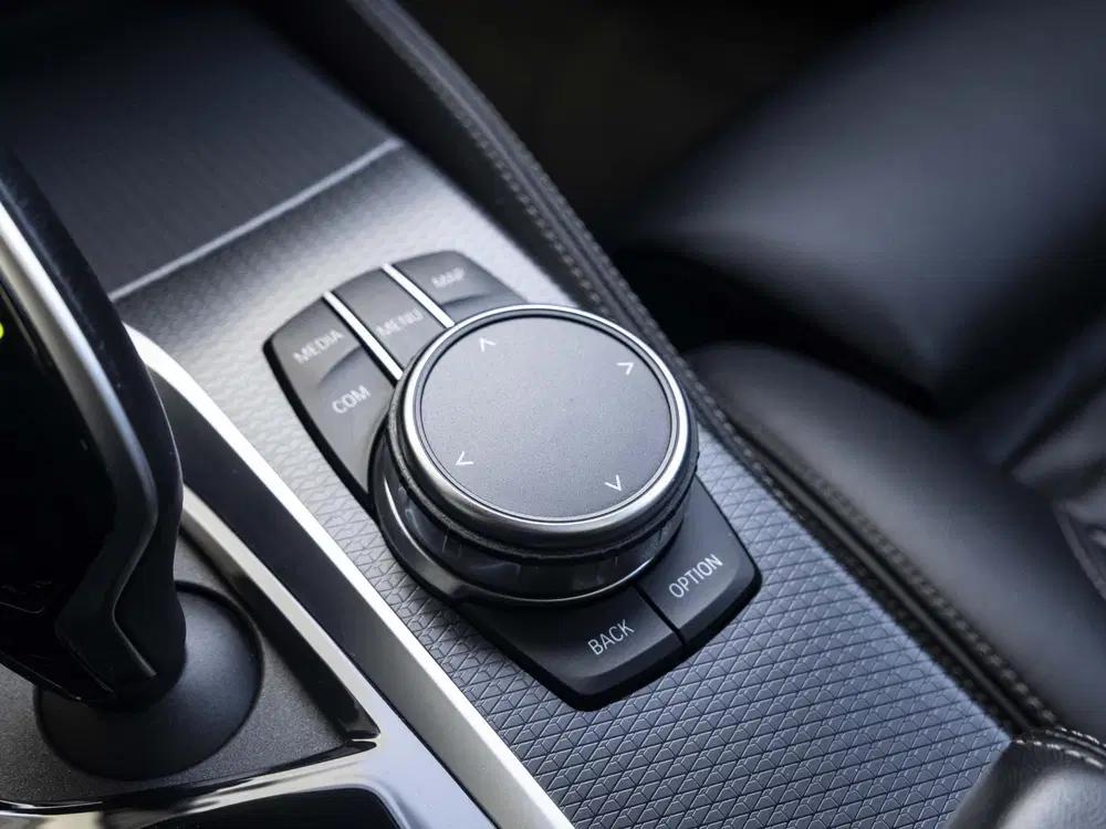 BMW 5-serie 530e Touring uit 2023, foto 15