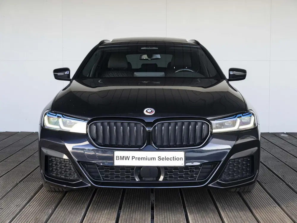 BMW 5-serie 530e Touring uit 2023, foto 6