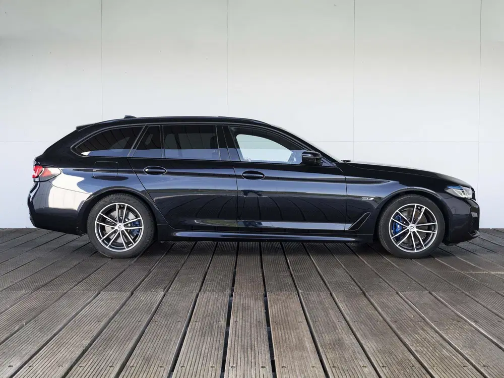 BMW 5-serie 530e Touring uit 2023, foto 7