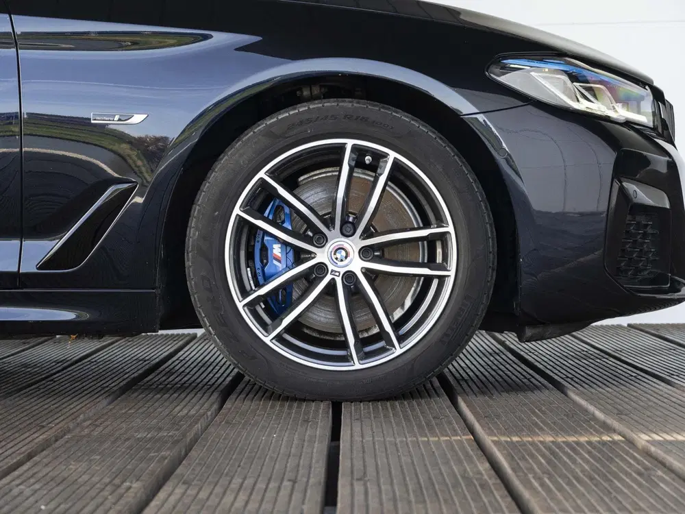 BMW 5-serie 530e Touring uit 2023, foto 9