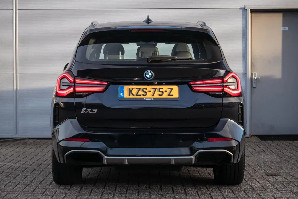 BMW iX3 Executive 80 kWh uit 2023, foto 13