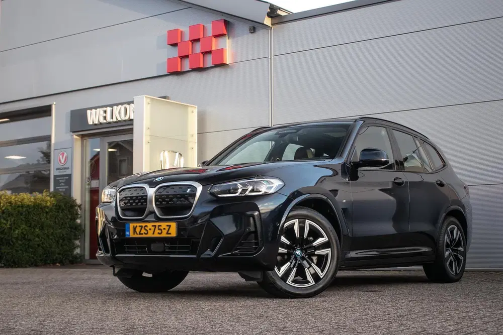 BMW iX3 Executive 80 kWh uit 2023, foto 15