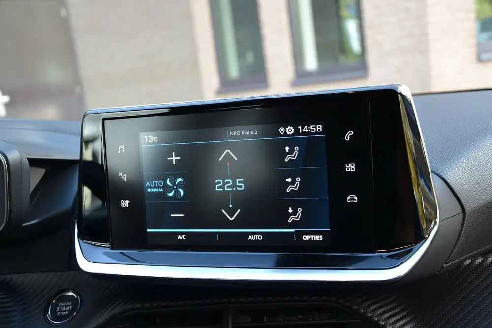 Peugeot 208 1.2 PureTech 100PK Allure Pack uit 2023, foto 13